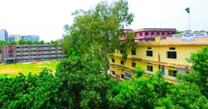 তিতুমীরে ২ বিভাগ চলছে ৫ শিক্ষক দিয়ে