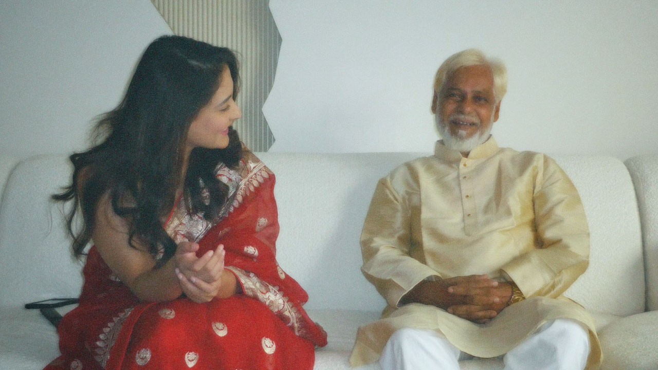 বউ-শ্বশুরকে একফ্রেমে আনলেন রাজীব, প্রশংসা নেটিজেনদের