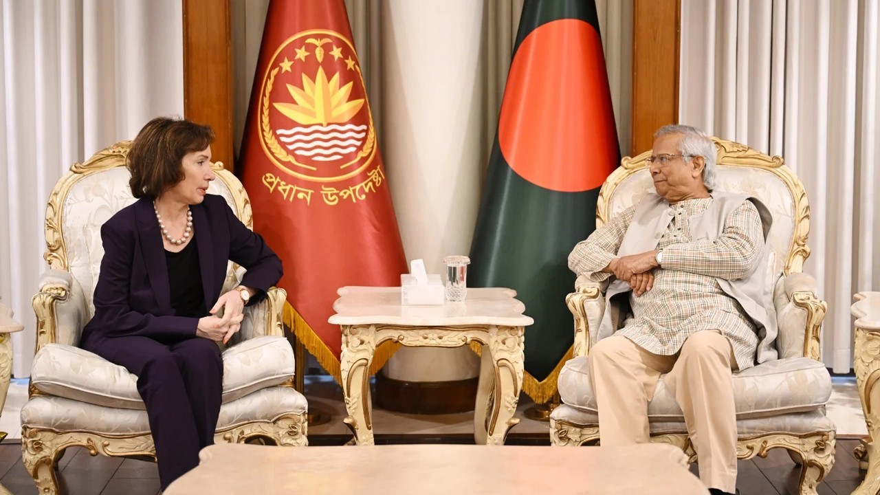 আসন্ন নির্বাচন আয়োজনে ‘আমরা পুরোপুরি প্রস্তুত’ : প্রধান উপদেষ্টা