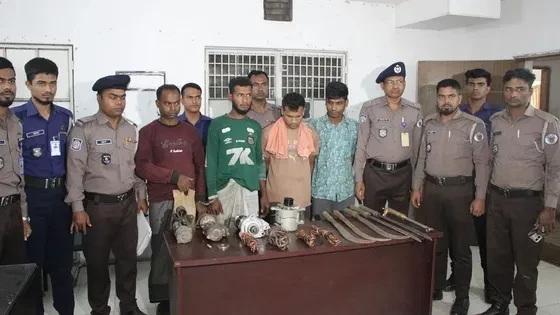 চট্টগ্রামে ইপিজেডে ডাকাতি : গ্রেপ্তার ৪, লুণ্ঠিত মালামাল উদ্ধার